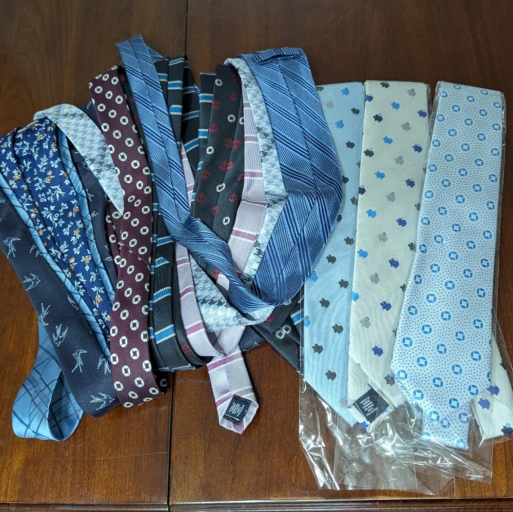 3/$30 Chase Bank Neck Tie - Picture 3 of 3